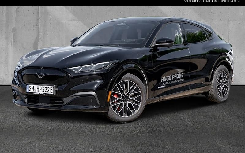 Schwarz Gebraucht 2025 Ford Mustang Mach-E Extended Range SUV | 47.590 € (Fairer Preis) - Bild 1/4