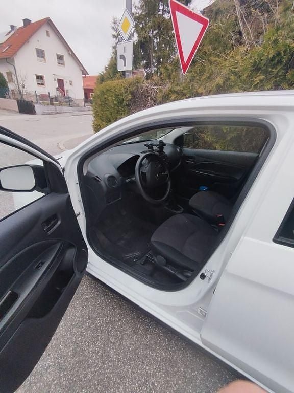 Gebraucht Mitsubishi Space Star 71 PS (52 kW) 2019 Weiß Kleinwagen