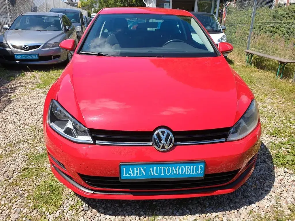 Gebraucht VW Golf VII Trendline 105 PS (77 kW) 2013 Rot Limousine