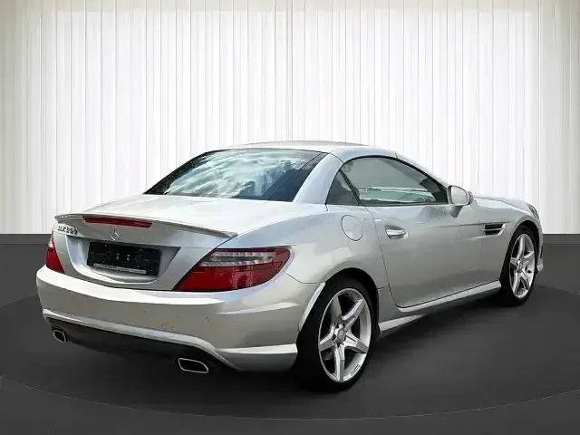 Gebraucht Mercedes SLK250 204 PS (150 kW) 2012 Iridiumsilber  metalliclack Cabrio