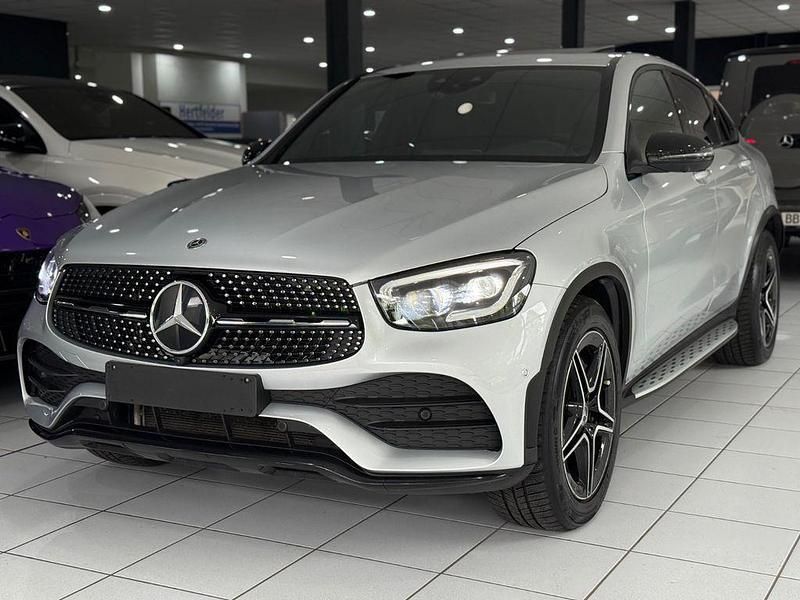 Silber Gebraucht 2020 Mercedes GLC300 AMG line Coupé | 39.990 € (Guter Preis) - Bild 1/4