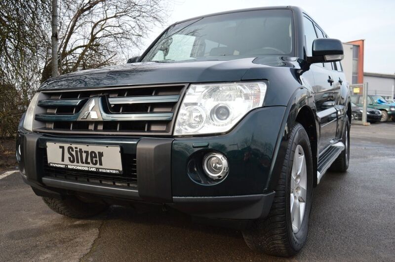 Grün Gebraucht 2007 Mitsubishi Pajero Intense SUV | 14.990 € (Fairer Preis) - Bild 1/4