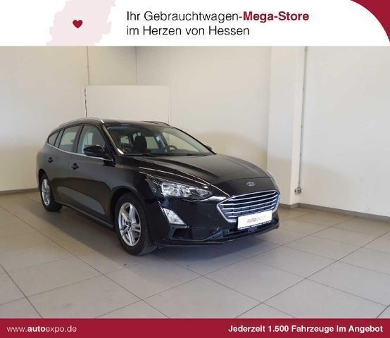 Schwarz Gebraucht 2021 Ford Focus Cool & Connect Limousine | 11.389 € (Etwas zu teuer) - Bild 1/4