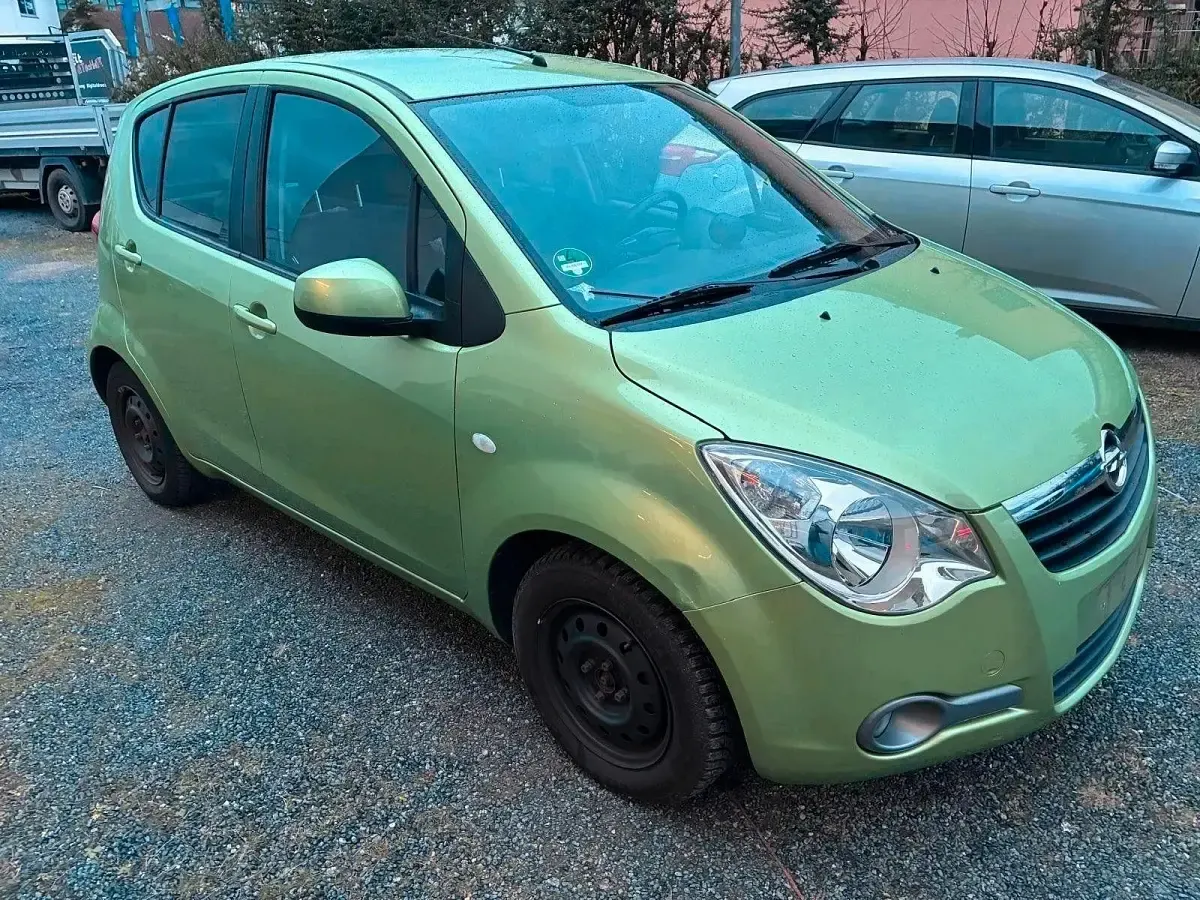 Gebraucht Opel Agila 65 PS (47 kW) 2008 Grün Kleinwagen