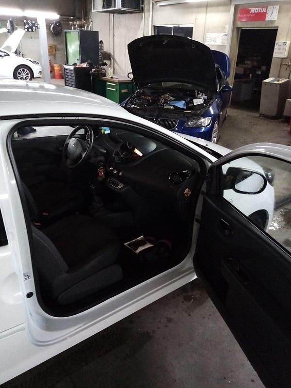 Usata Renault Twingo 75 CV (55 kW) 2012 Bianco Utilitaria
