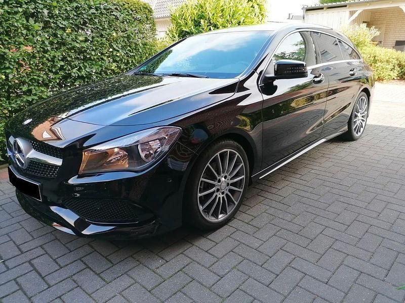 Gebraucht Mercedes CLA180 Shooting Brake AMG line 122 PS (89 kW) 2016 Schwarz Kombi