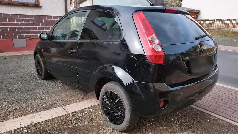 Gebraucht Ford Fiesta 65 PS (47 kW) 2007 Schwarz Kleinwagen