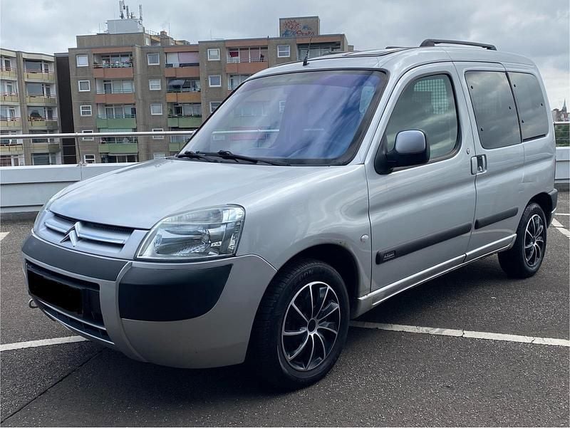Schwarz Gebraucht 2003 Citroën Berlingo Van / Kleinbus | 1.650 € (Fairer Preis) - Bild 1/4