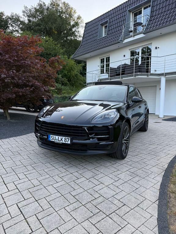 Schwarz Gebraucht 2021 Porsche Macan SUV | 51.000 € (Guter Preis) - Bild 1/4