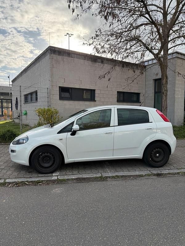 Gebraucht Fiat Punto 105 PS (77 kW) 2016 Weiß Kleinwagen