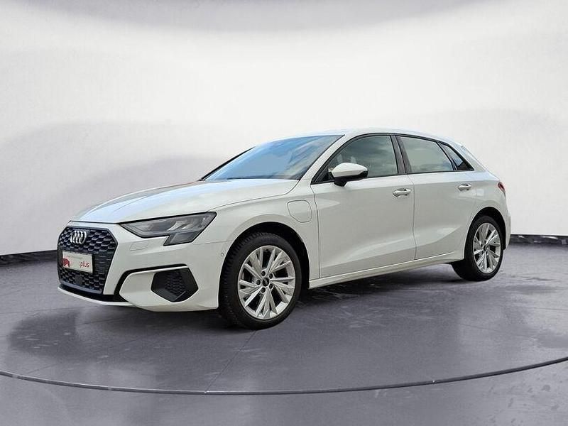 Gebraucht Audi A3 e-tron Advanced 109 PS (80 kW) 2021 Weiss Kleinwagen