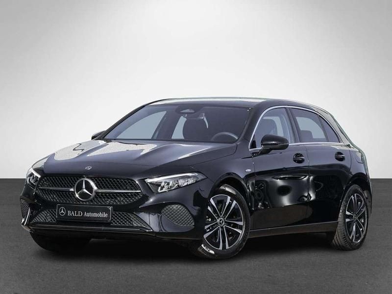 Gebraucht Mercedes A250 Progressive 218 PS (160 kW) 2025 Schwarz metalliclack kosmossch Limousine