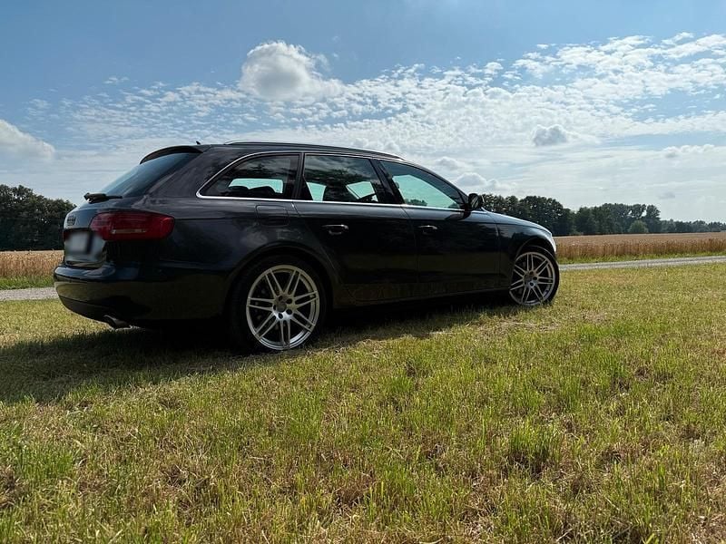 Gebraucht Audi A4 190 PS (139 kW) 2009 Grau Kombi