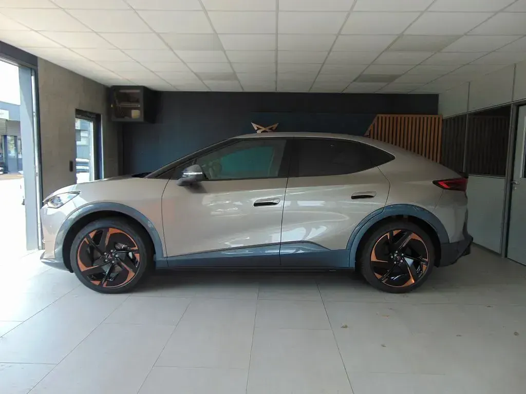 Neu Cupra Tavascan VZ 250 kW (340 PS) 2026 Braun SUV