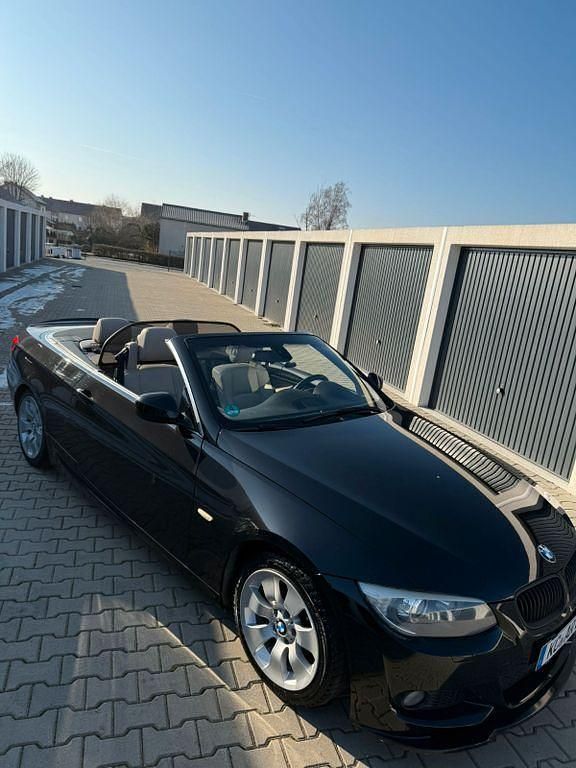 Gebraucht BMW 320 Cabriolet M Sport 184 PS (135 kW) 2010 Schwarz Cabrio