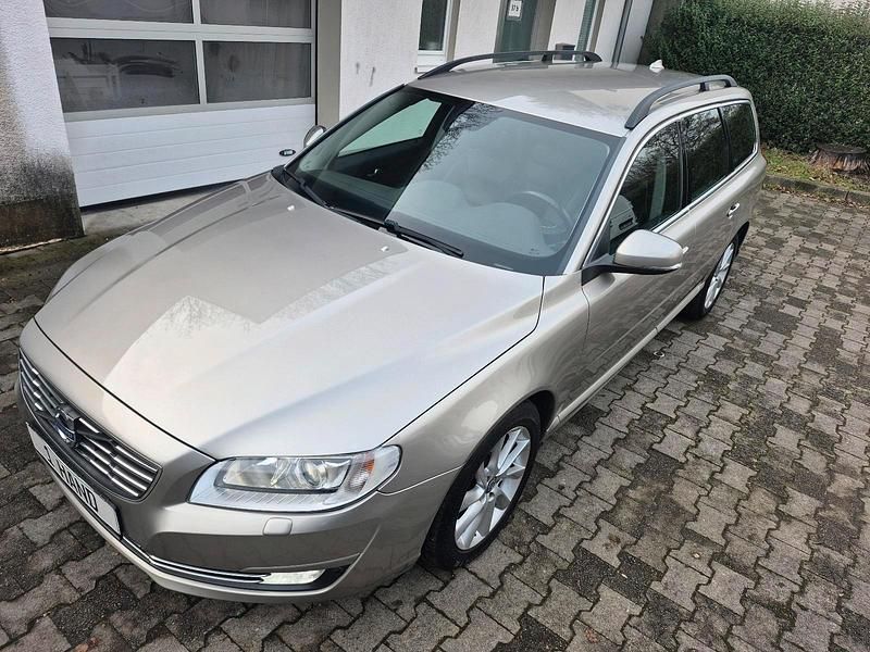 Gebraucht Volvo V70 181 PS (133 kW) 2015 Beige Kombi