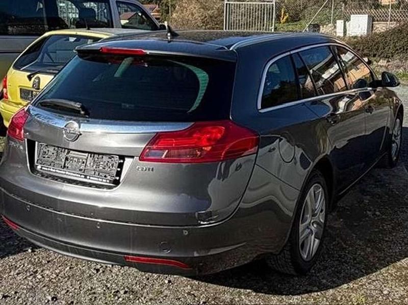 Gebraucht Opel Insignia Edition 160 PS (117 kW) 2011 Karbongrau Kombi