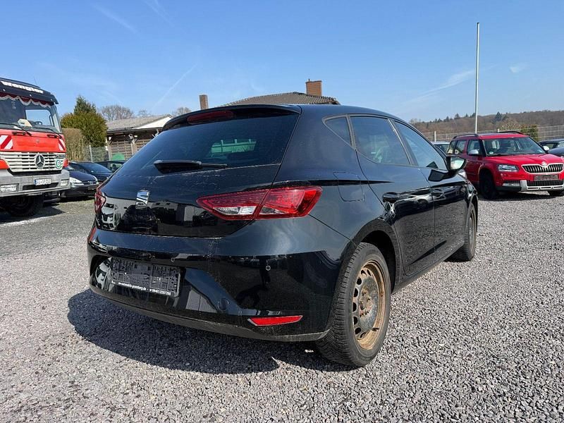 Second-hand Seat Leon Style 105 CP (77 kW) 2015 Negru Berlinǎ