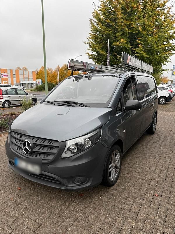Grau Gebraucht 2015 Mercedes Vito Van / Kleinbus | 8.500 € (Teuer) - Bild 1/4