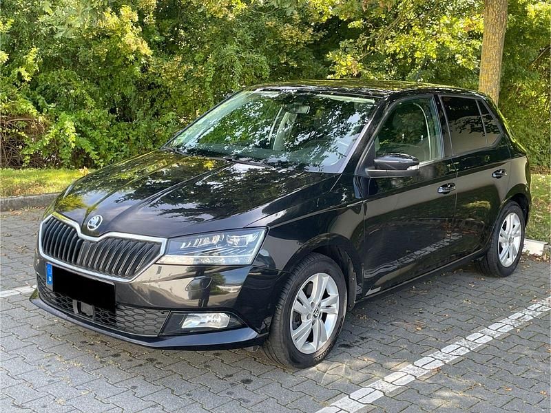Schwarz Gebraucht 2018 Skoda Fabia Style Kleinwagen | 9.900 € (Guter Preis) - Bild 1/4