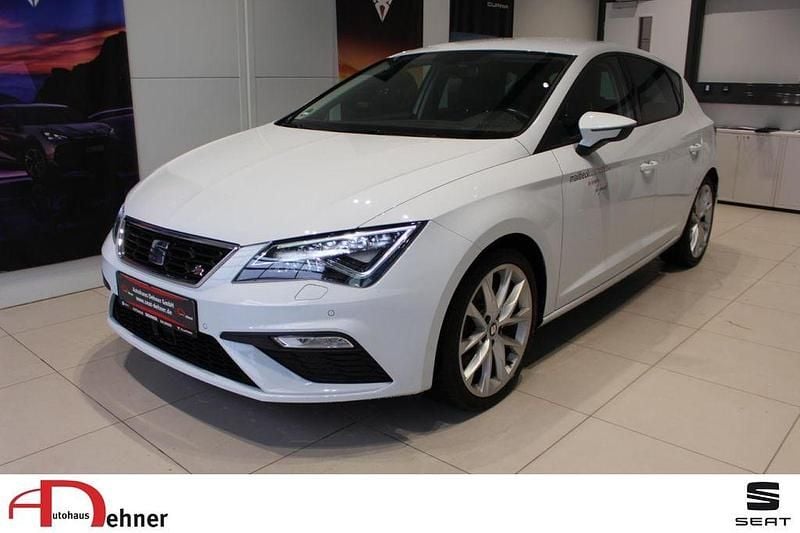 Weiß Gebraucht 2017 Seat Leon FR Limousine | 17.480 € (Etwas zu teuer) - Bild 1/4
