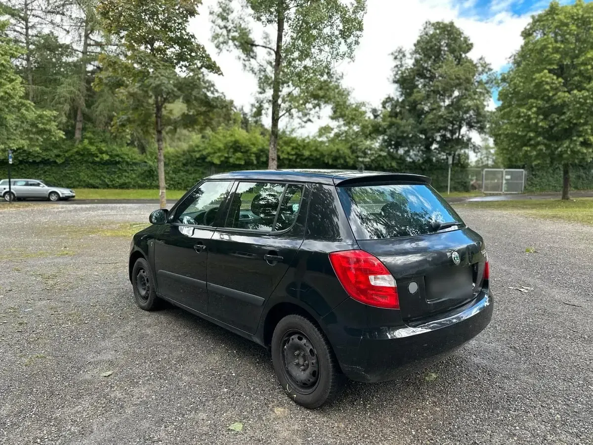 Gebraucht Skoda Fabia 69 PS (50 kW) 2010 Schwarz Kleinwagen