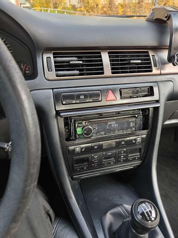 Second-hand Audi A6 165 CP (121 kW) 1998 Berlinǎ