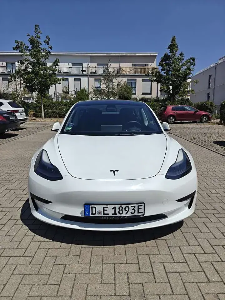 Gebraucht Tesla Model 3 RWD 208 kW (283 PS) 2022 Weiß Limousine