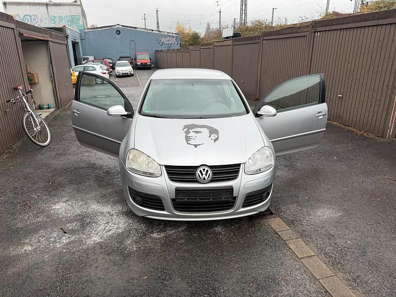 Silber Gebraucht 2005 VW Golf V Coupé | 3.200 € (Fairer Preis) - Bild 1/4