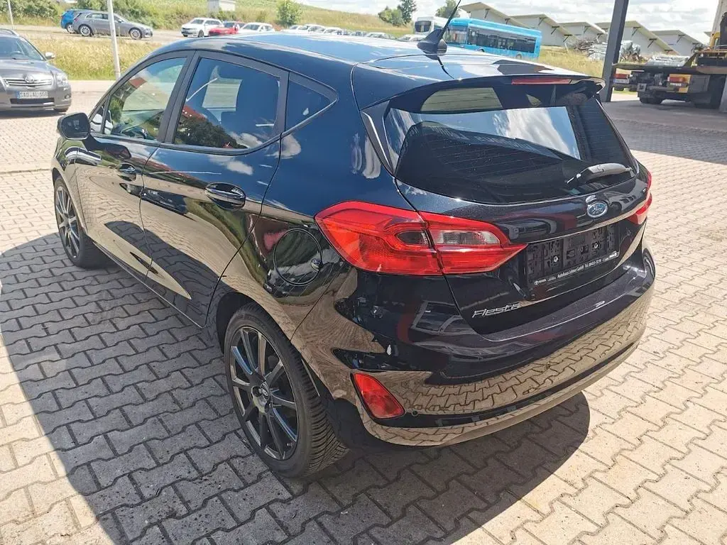 Gebraucht Ford Fiesta Cool & Connect 75 PS (55 kW) 2021 Schwarz Kleinwagen