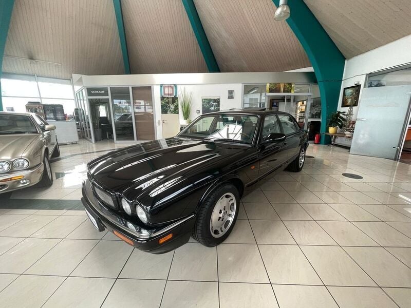 Schwarz Gebraucht 1995 Jaguar XJ Limousine | 11.850 € - Bild 1/4