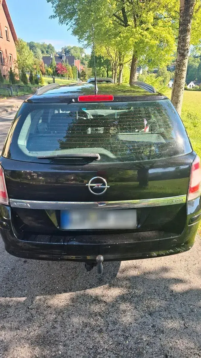 Gebraucht Opel Astra 101 PS (74 kW) 2007 Schwarz Kombi