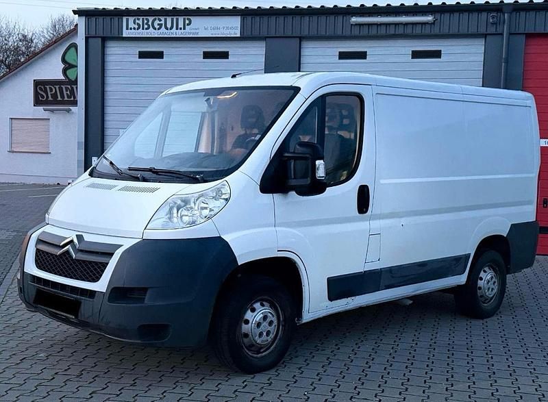 Weiß Gebraucht 2013 Citroën Jumper Van / Kleinbus | 3.599 € - Bild 1/4