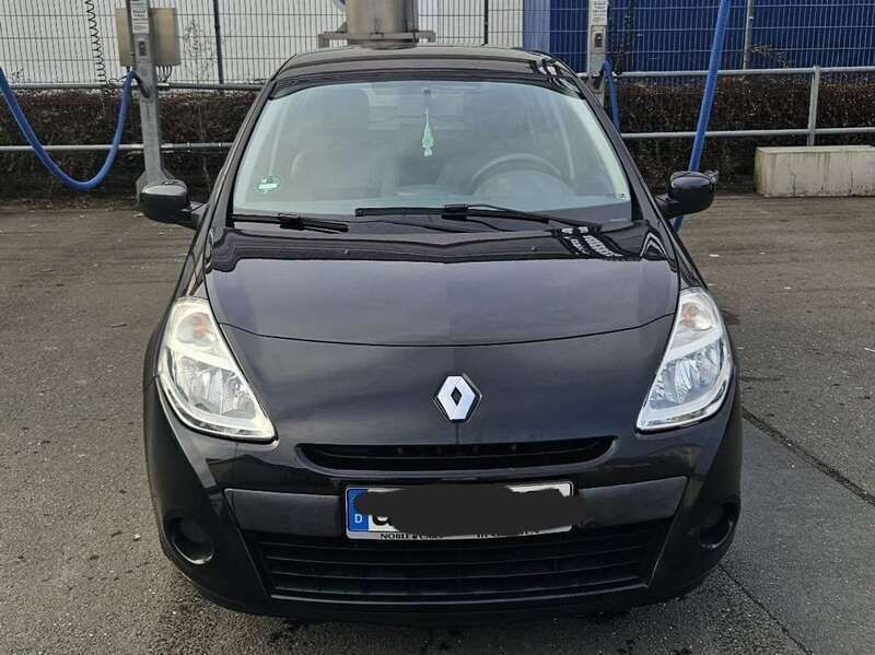 Schwarz Gebraucht 2011 Renault Clio II Night&Day Limousine | 2.750 € (Fairer Preis) - Bild 1/4
