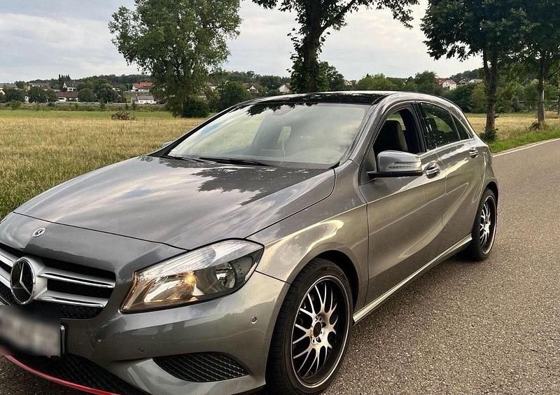 Gebraucht Mercedes A220 Urban 170 PS (125 kW) 2014 Grau Limousine