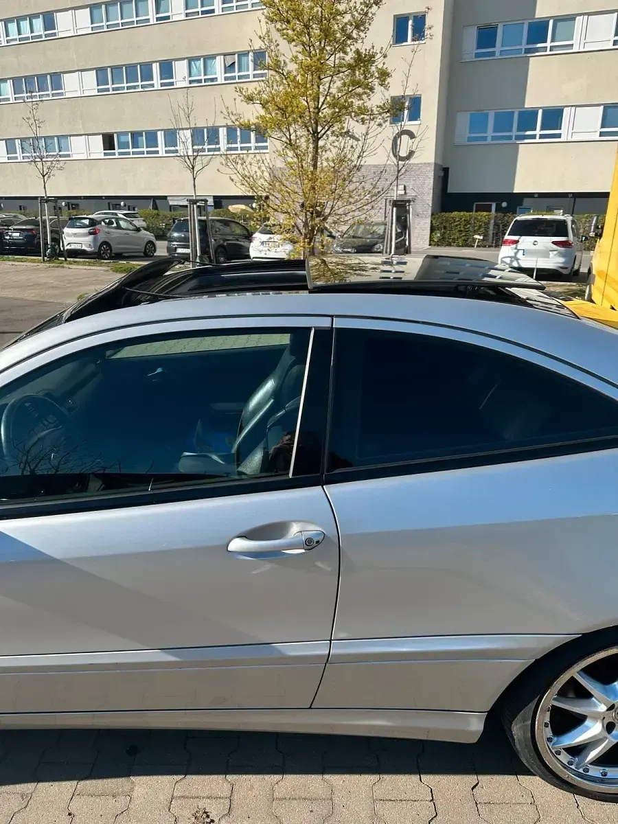 Gebraucht Mercedes C180 143 PS (105 kW) 2002 Silber Coupé