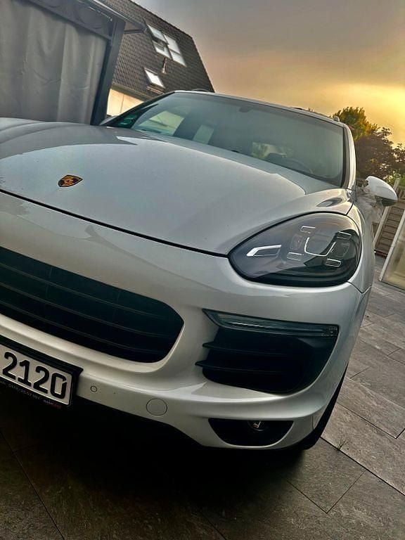 Gebraucht Porsche Cayenne Basis 299 PS (219 kW) 2016 Weiß SUV