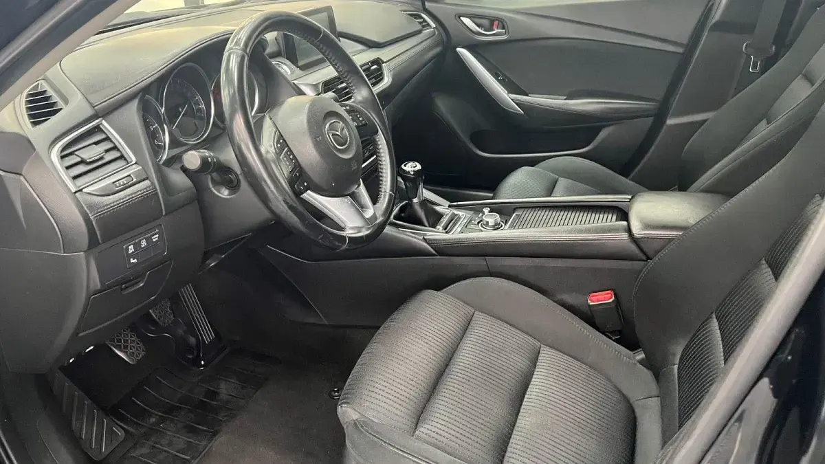 Używany Mazda 6 Exclusive-Line 150 KM (110 kW) 2015 Czarny Kombi