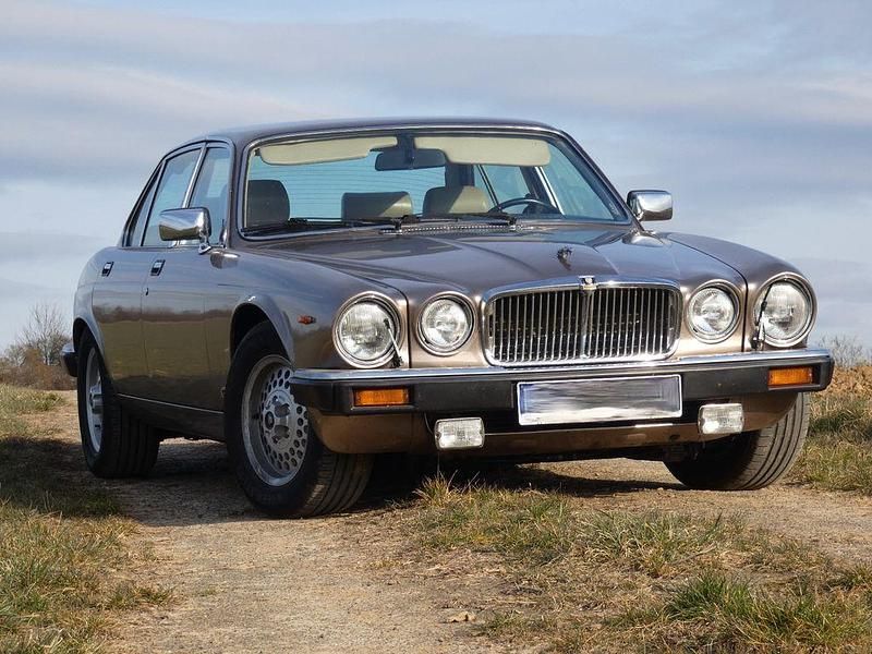Gebraucht Jaguar XJ S 264 PS (194 kW) 1985 Gold Limousine