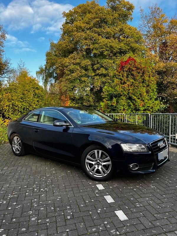 Blau Gebraucht 2010 Audi A5 Coupé | 14.999 € (Teuer) - Bild 1/4