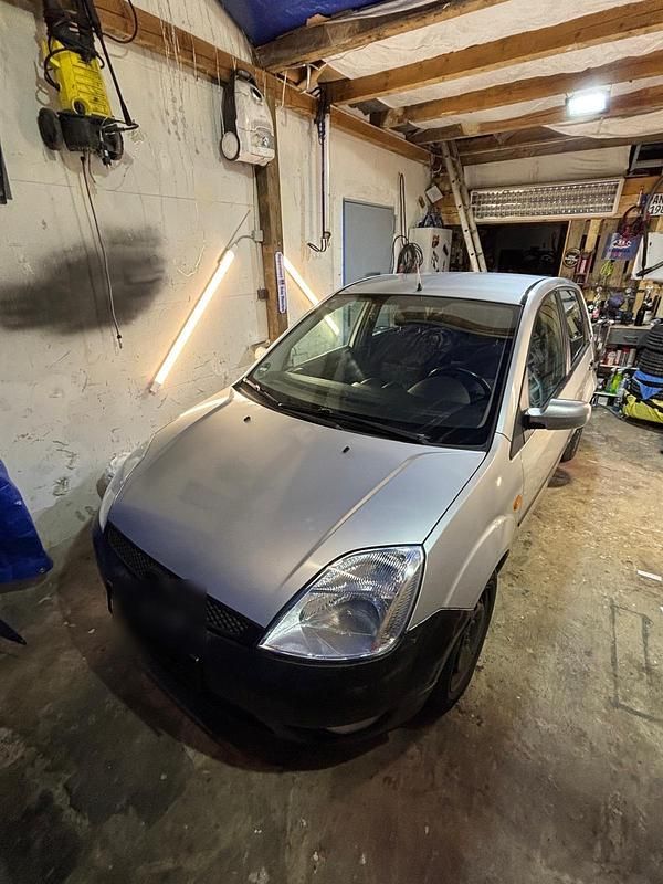 Gebraucht Ford Fiesta 85 PS (62 kW) 2005 Kleinwagen