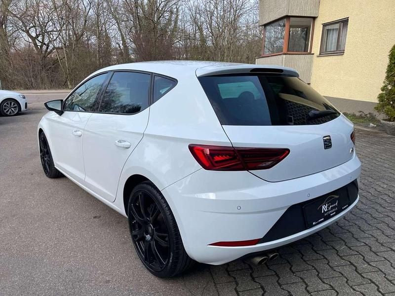 Gebraucht Seat Leon FR 150 PS (110 kW) 2018 Nevada white Limousine