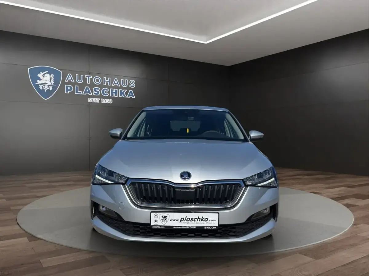 Gebraucht Skoda Scala Cool Plus 95 PS (69 kW) 2022 Brilliantsilber Kleinwagen
