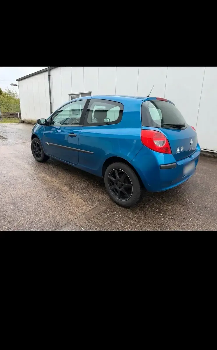 Gebraucht Renault Clio 75 PS (55 kW) 2005 Blau Kleinwagen