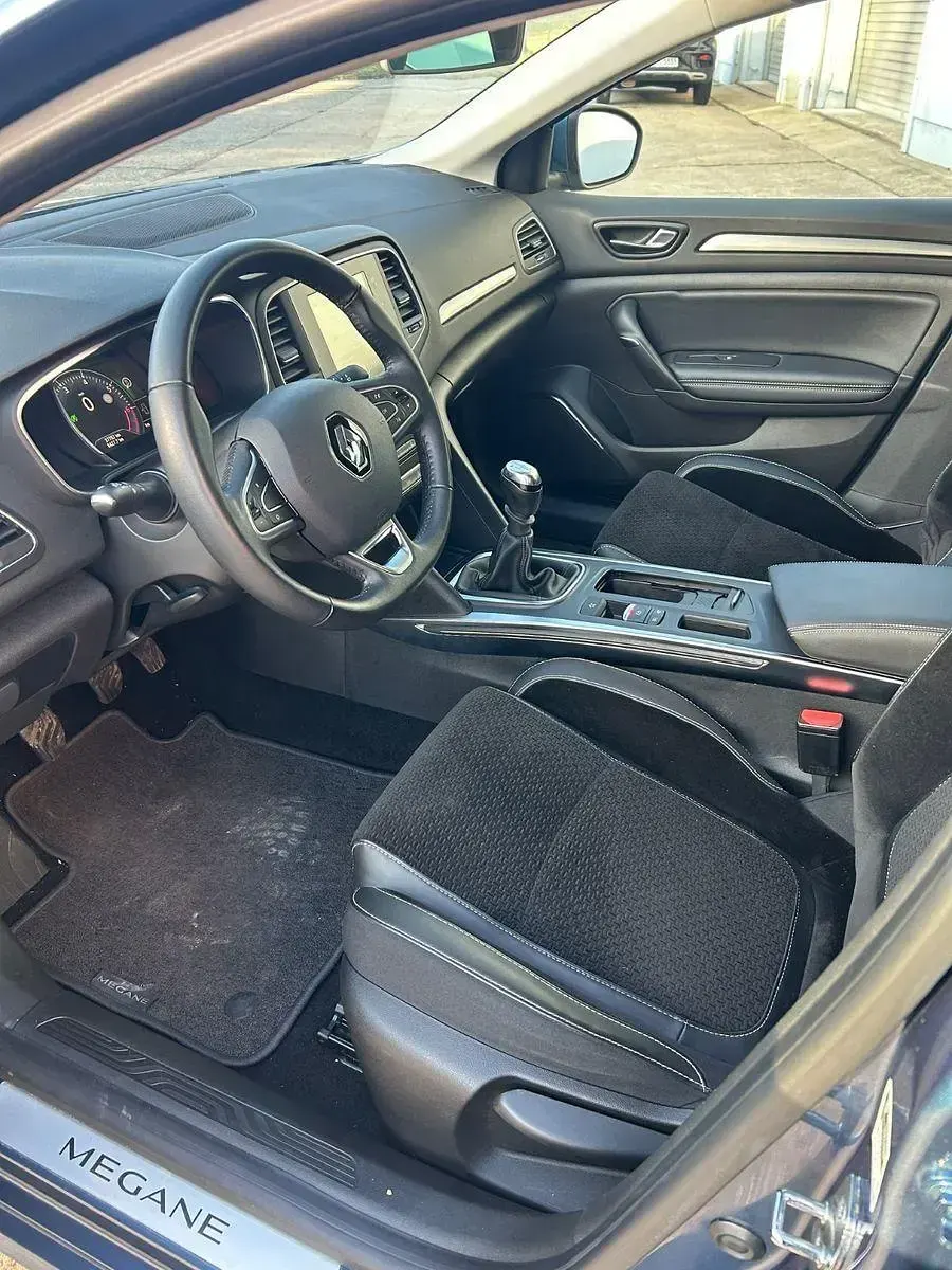 Gebraucht Renault Mégane Intens 132 PS (97 kW) 2016 Blau Limousine