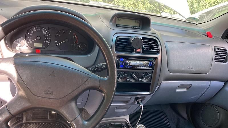 Silber Gebraucht 2002 Mitsubishi Space Star Kombi | 2.500 € - Bild 1/4