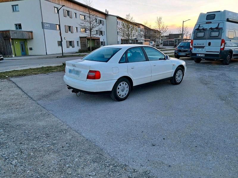 Gebraucht Audi A4 101 PS (74 kW) 1998 Limousine