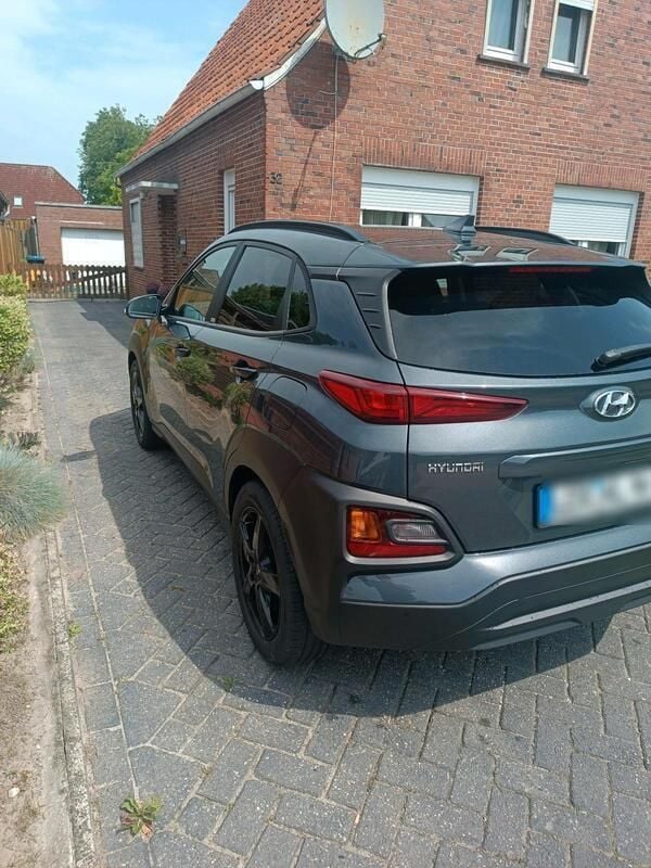 Grau Gebraucht 2020 Hyundai Kona SUV | 18.450 € (Guter Preis) - Bild 1/4