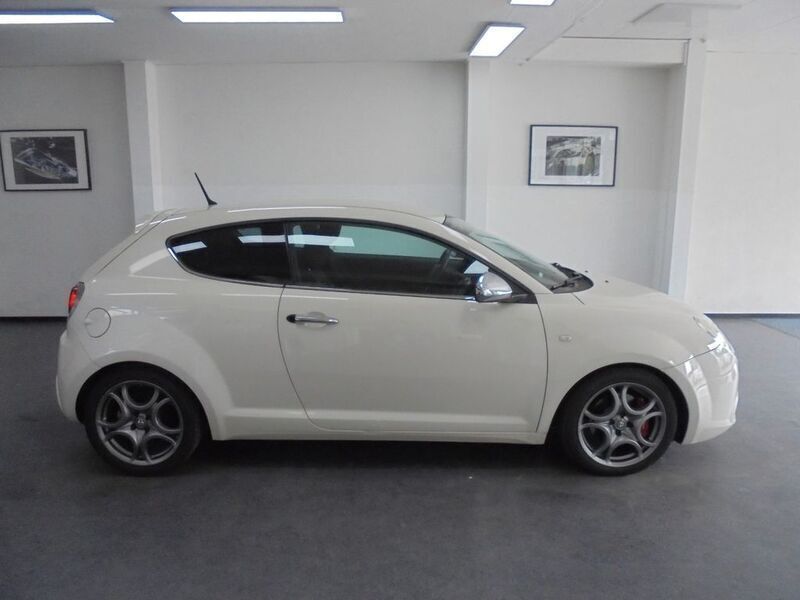 Weiß Gebraucht 2008 Alfa Romeo MiTo Turismo Kleinwagen | 4.900 € (Guter Preis) - Bild 1/4