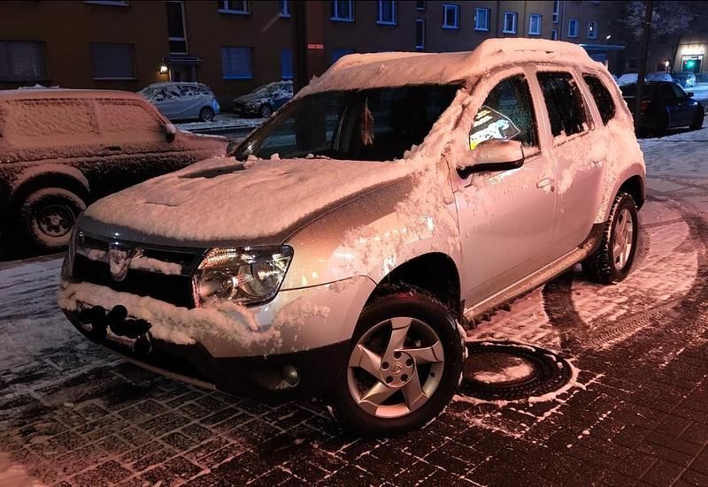 Gebraucht Dacia Duster 105 PS (77 kW) 2012 Silber SUV